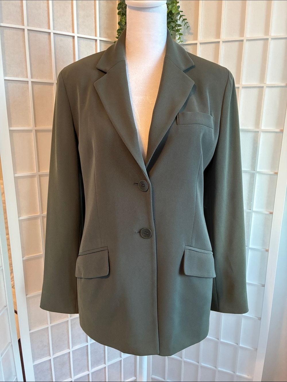 Jones New York Olive Green Tailored Two-Button Blazer in Excellent Condition 6